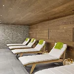 Hotel H+ &